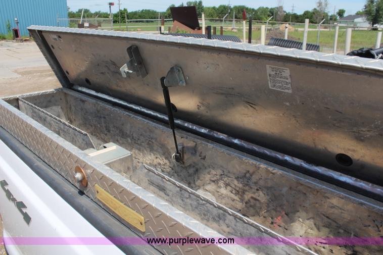 image for item K6904 2005 Ford F250 Super Duty XLT SuperCab pickup truck