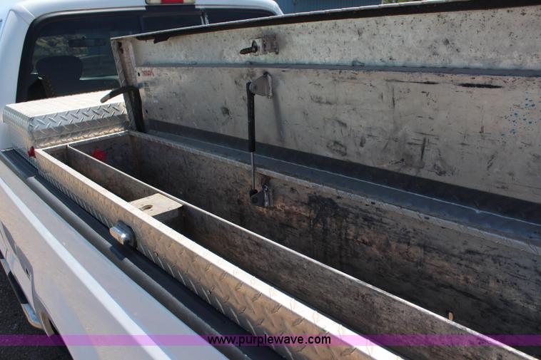 image for item K6904 2005 Ford F250 Super Duty XLT SuperCab pickup truck