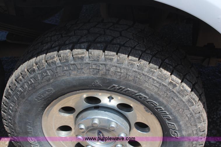 image for item K6904 2005 Ford F250 Super Duty XLT SuperCab pickup truck