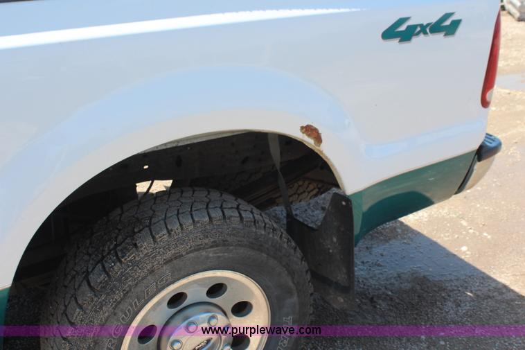 image for item K6904 2005 Ford F250 Super Duty XLT SuperCab pickup truck