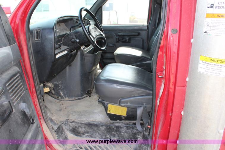 image for item K6929 1995 Ford Econoline E350 box truck