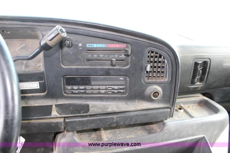 image for item K6929 1995 Ford Econoline E350 box truck