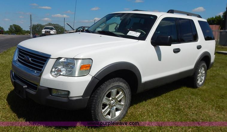 image for item K7460 2006 Ford Explorer XLT SUV