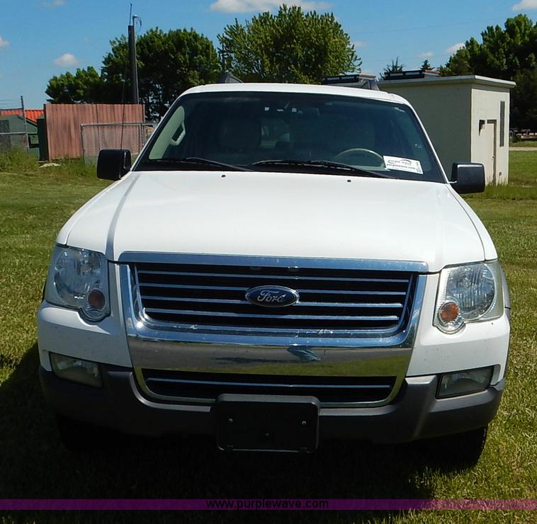 image for item K7460 2006 Ford Explorer XLT SUV
