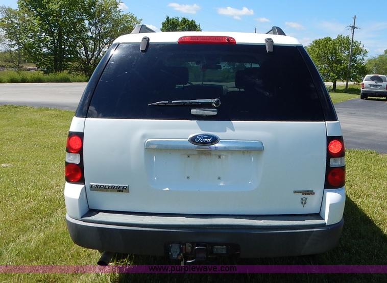 image for item K7460 2006 Ford Explorer XLT SUV