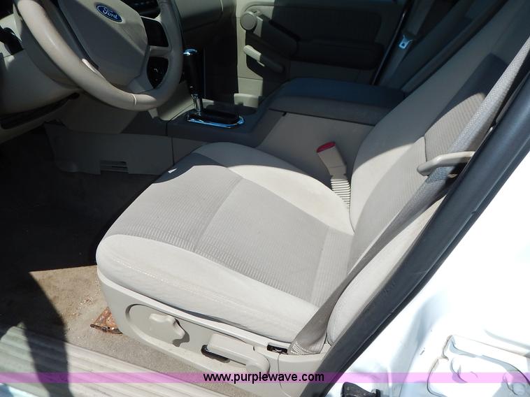 image for item K7460 2006 Ford Explorer XLT SUV
