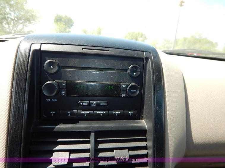 image for item K7460 2006 Ford Explorer XLT SUV