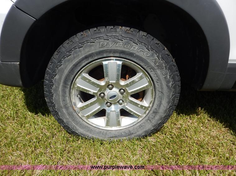 image for item K7460 2006 Ford Explorer XLT SUV