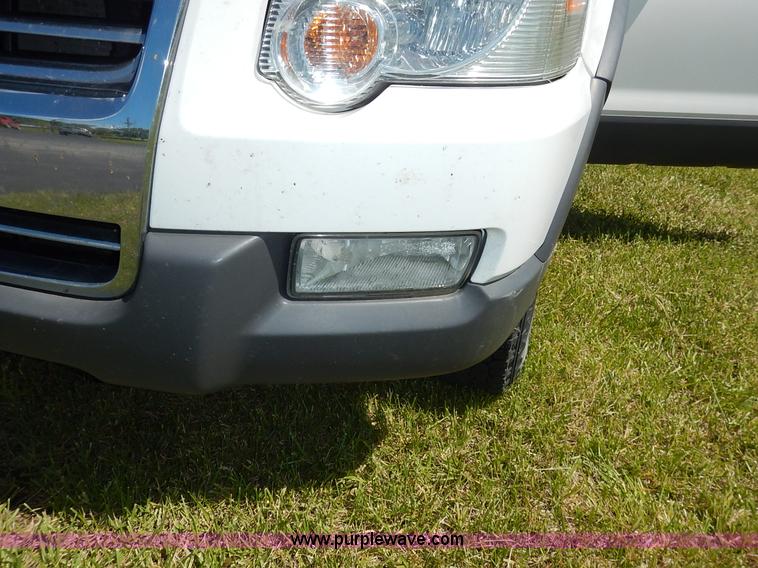 image for item K7460 2006 Ford Explorer XLT SUV