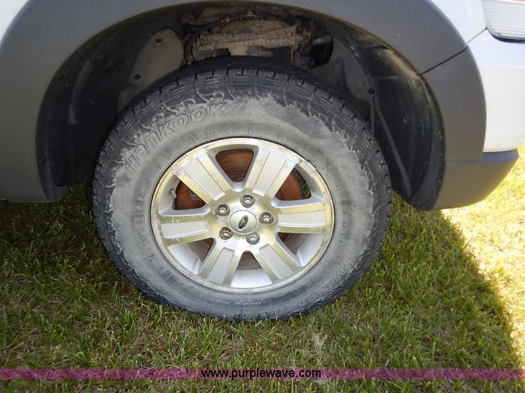image for item K7460 2006 Ford Explorer XLT SUV