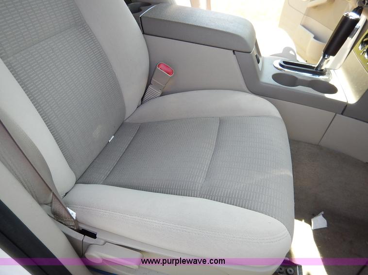 image for item K7460 2006 Ford Explorer XLT SUV