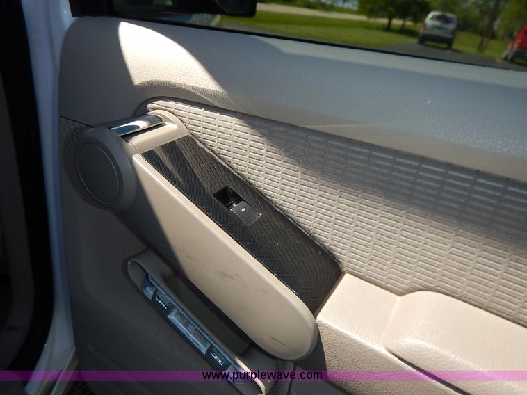 image for item K7460 2006 Ford Explorer XLT SUV