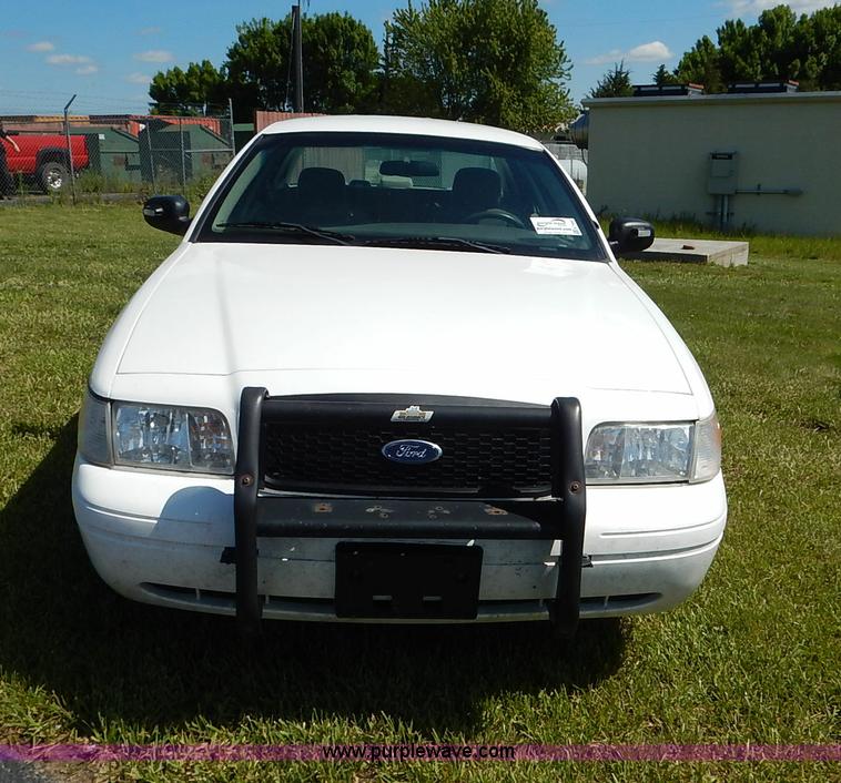 image for item K7463 2007 Ford Crown Victoria Police Interceptor