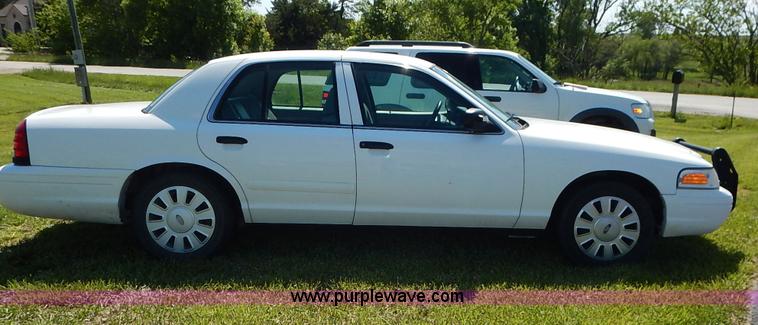 image for item K7463 2007 Ford Crown Victoria Police Interceptor