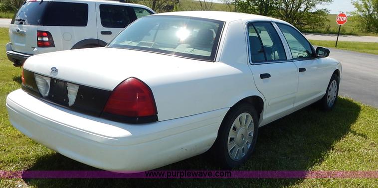 image for item K7463 2007 Ford Crown Victoria Police Interceptor