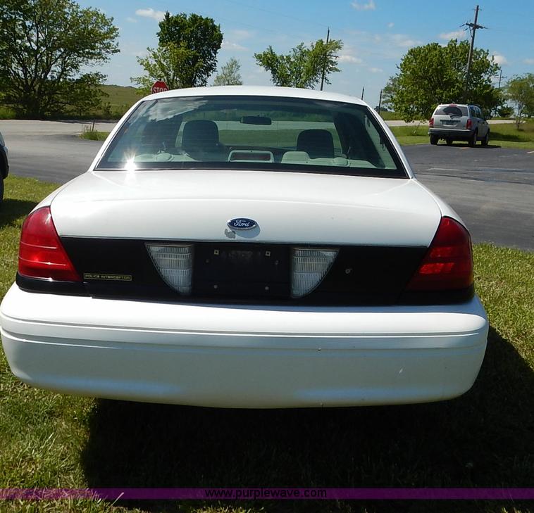 image for item K7463 2007 Ford Crown Victoria Police Interceptor