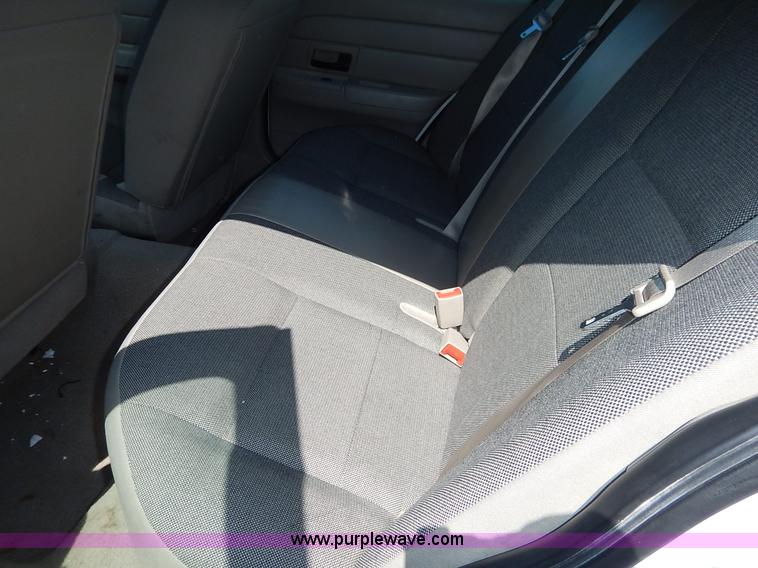 image for item K7463 2007 Ford Crown Victoria Police Interceptor