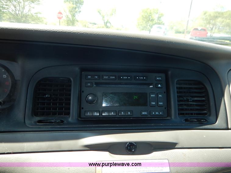 image for item K7463 2007 Ford Crown Victoria Police Interceptor