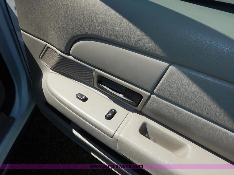 image for item K7463 2007 Ford Crown Victoria Police Interceptor