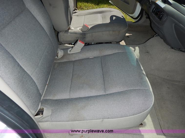 image for item K7463 2007 Ford Crown Victoria Police Interceptor