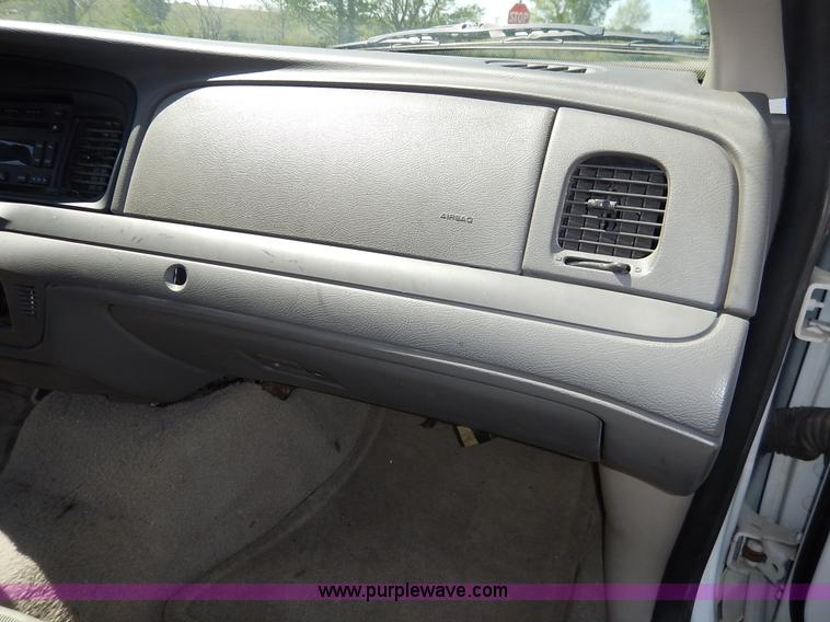 image for item K7463 2007 Ford Crown Victoria Police Interceptor