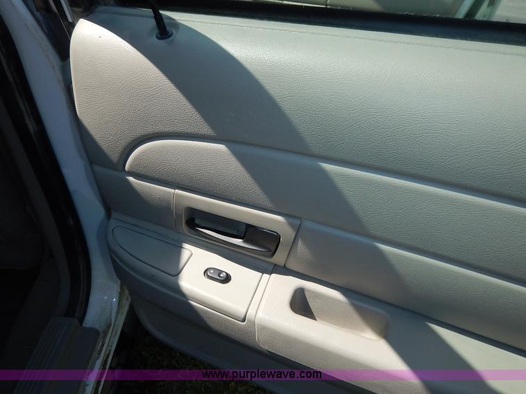 image for item K7463 2007 Ford Crown Victoria Police Interceptor