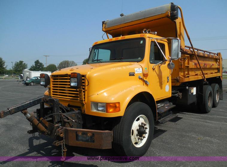image for item K7521 2000 International 4900 dump truck