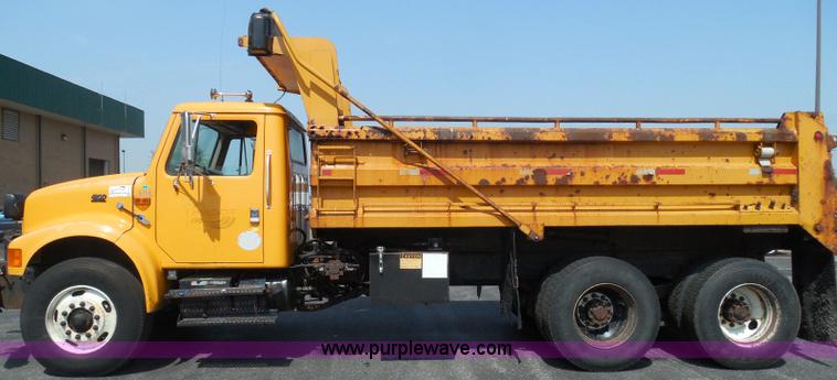 image for item K7521 2000 International 4900 dump truck