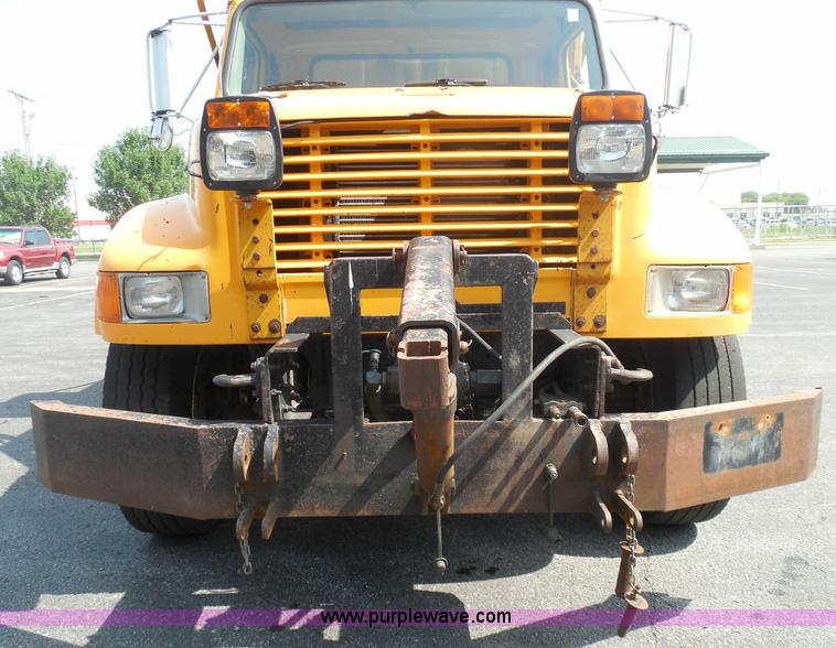 image for item K7521 2000 International 4900 dump truck