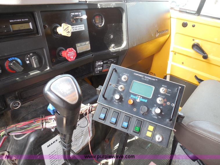 image for item K7521 2000 International 4900 dump truck