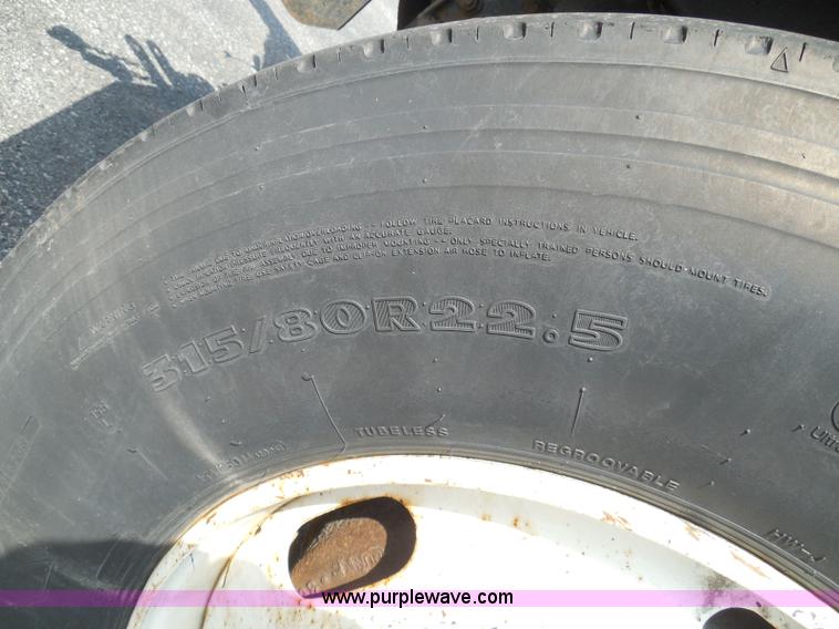 image for item K7521 2000 International 4900 dump truck