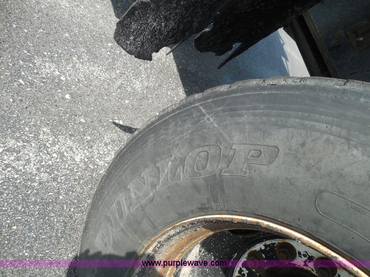 image for item K7521 2000 International 4900 dump truck