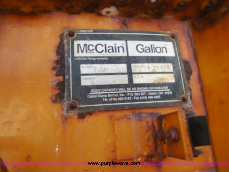 image for item K7521 2000 International 4900 dump truck