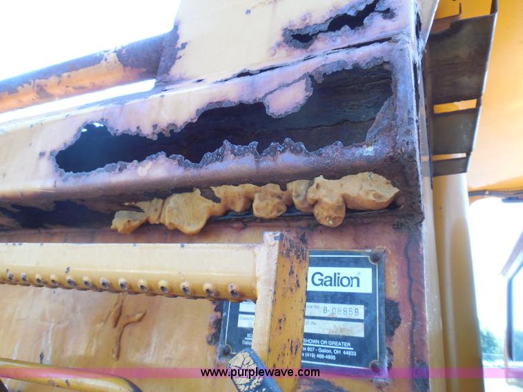 image for item K7521 2000 International 4900 dump truck