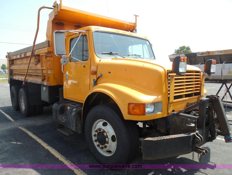 image for item K7522 2000 International 4900 dump truck