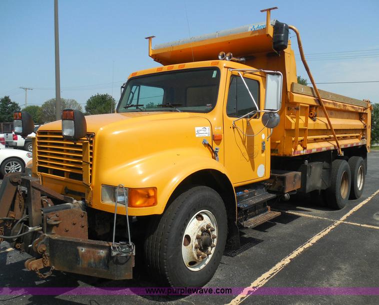image for item K7522 2000 International 4900 dump truck