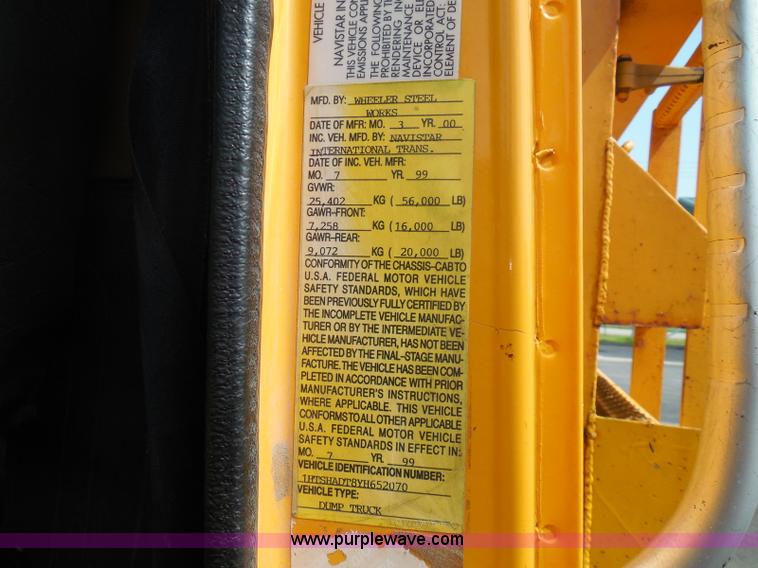 image for item K7522 2000 International 4900 dump truck