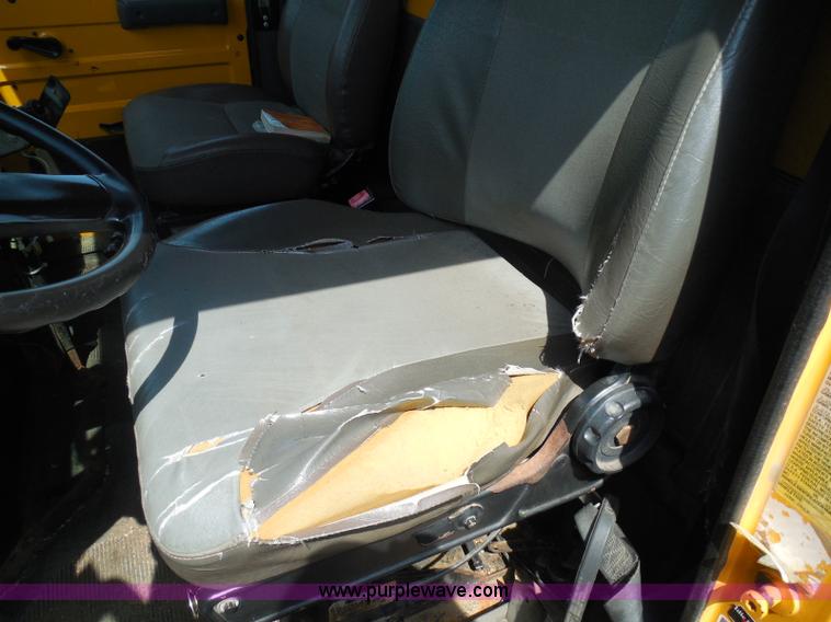 image for item K7522 2000 International 4900 dump truck