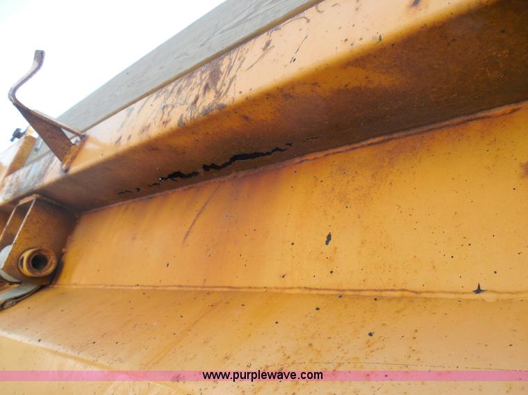 image for item K7522 2000 International 4900 dump truck