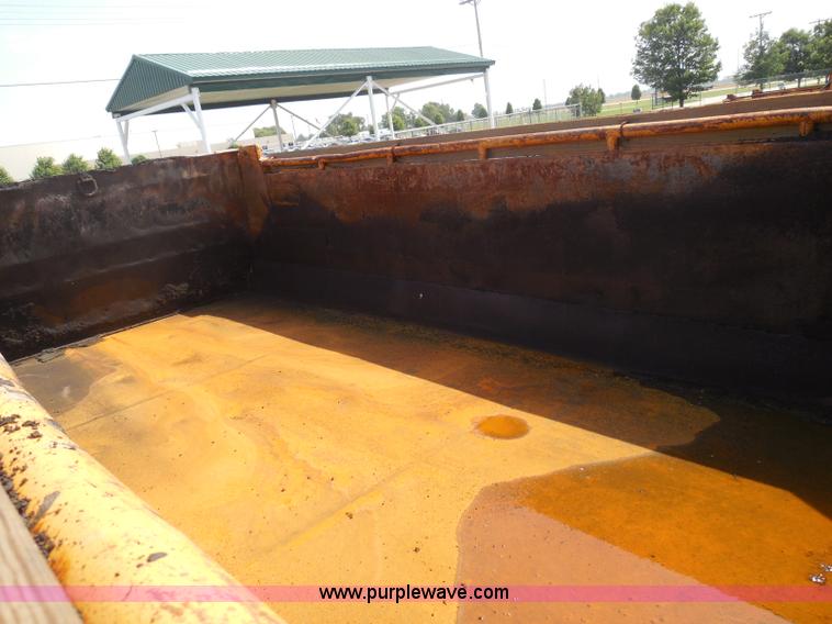 image for item K7522 2000 International 4900 dump truck