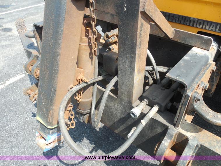 image for item K7522 2000 International 4900 dump truck