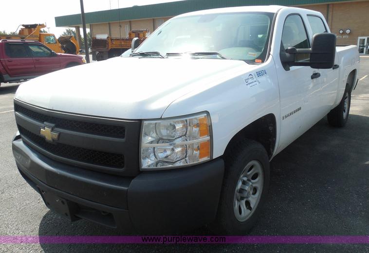 image for item K7523 2008 Chevrolet Silverado 1500 Crew Cab pickup truck