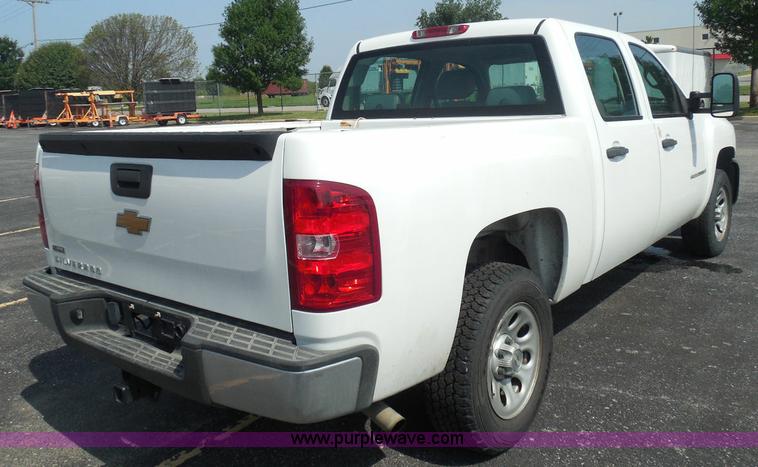 image for item K7523 2008 Chevrolet Silverado 1500 Crew Cab pickup truck