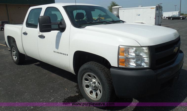 image for item K7523 2008 Chevrolet Silverado 1500 Crew Cab pickup truck