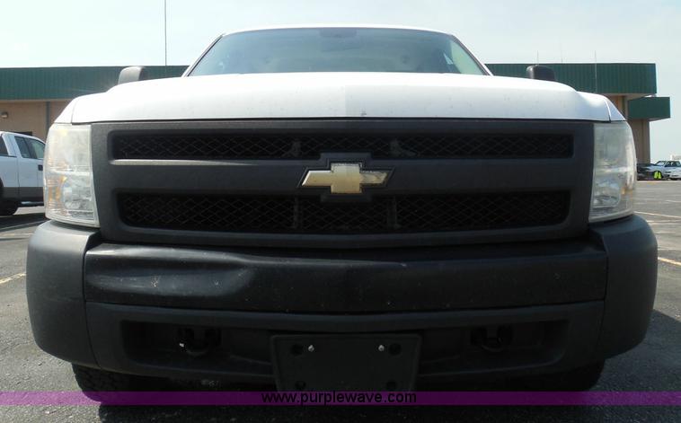 image for item K7523 2008 Chevrolet Silverado 1500 Crew Cab pickup truck