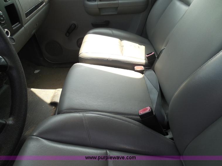 image for item K7523 2008 Chevrolet Silverado 1500 Crew Cab pickup truck