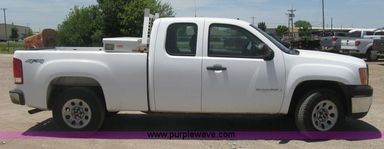 image for item K8648 2009 GMC Sierra 1500 Ext. Cab pickup truck
