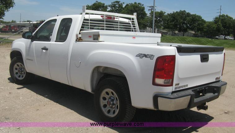 image for item K8648 2009 GMC Sierra 1500 Ext. Cab pickup truck
