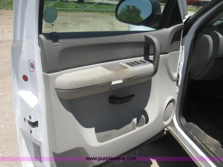 image for item K8648 2009 GMC Sierra 1500 Ext. Cab pickup truck