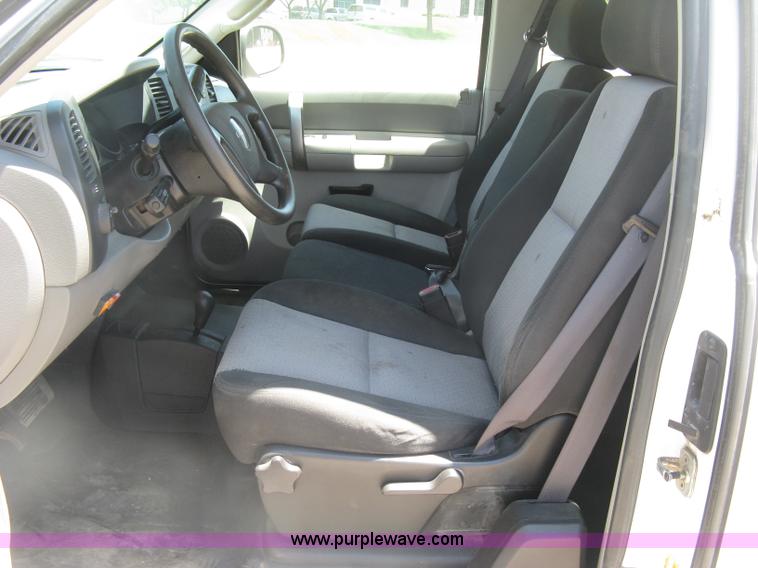 image for item K8648 2009 GMC Sierra 1500 Ext. Cab pickup truck